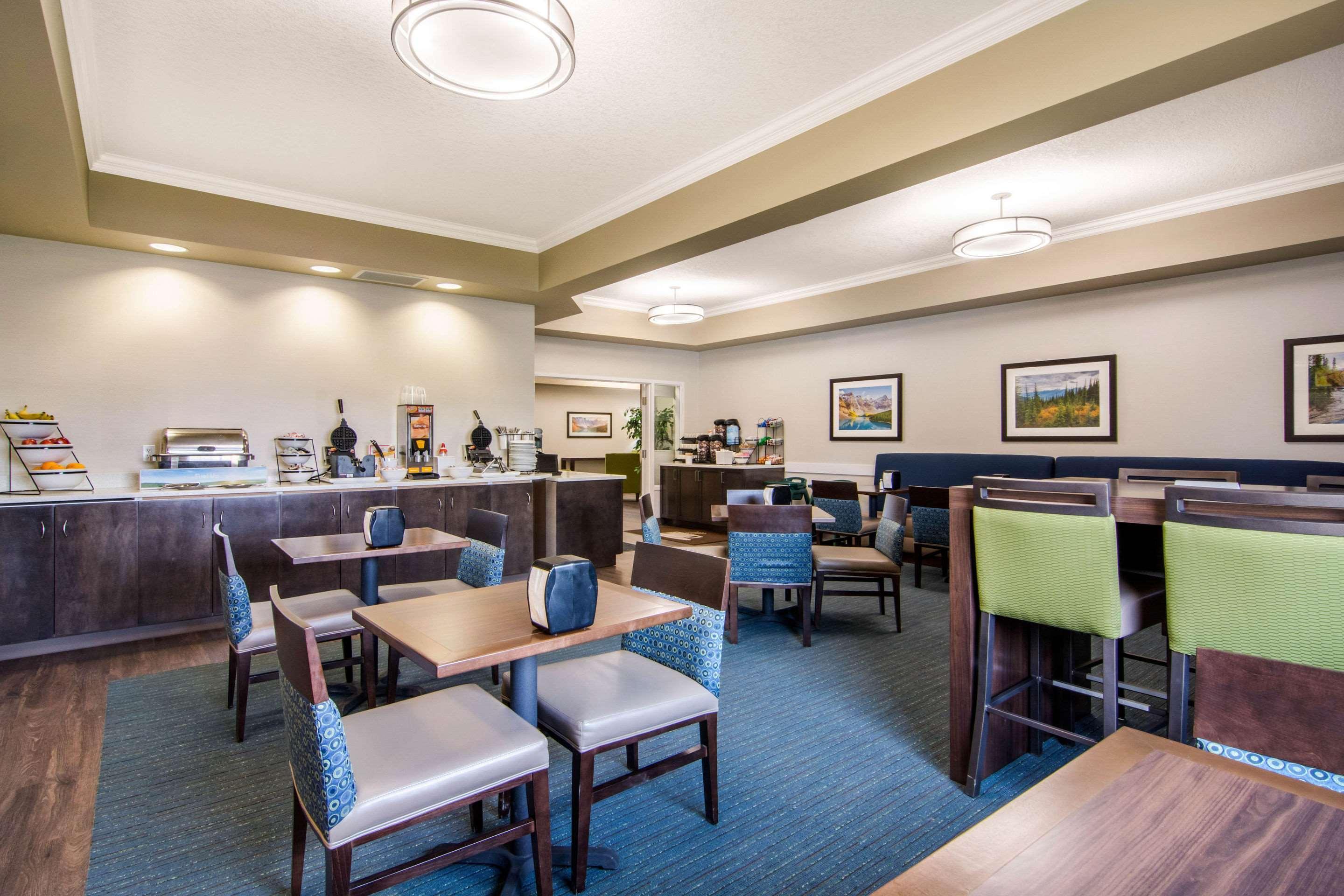 Comfort Inn & Suites Red Deer Exterior foto